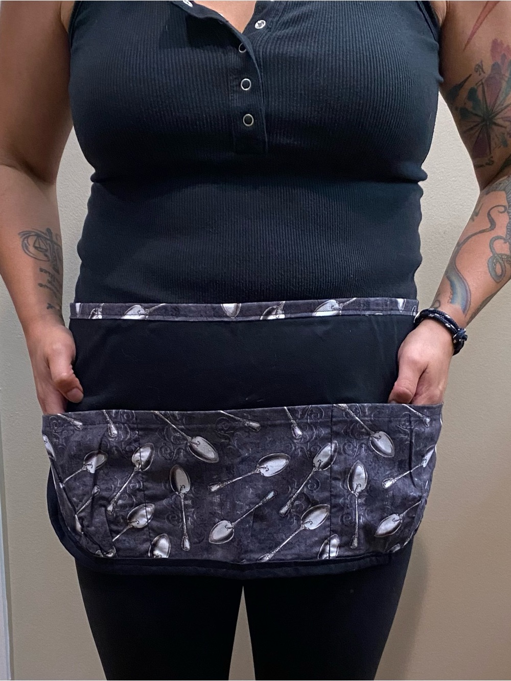 Black and Gray Spoon-Print Waist Apron